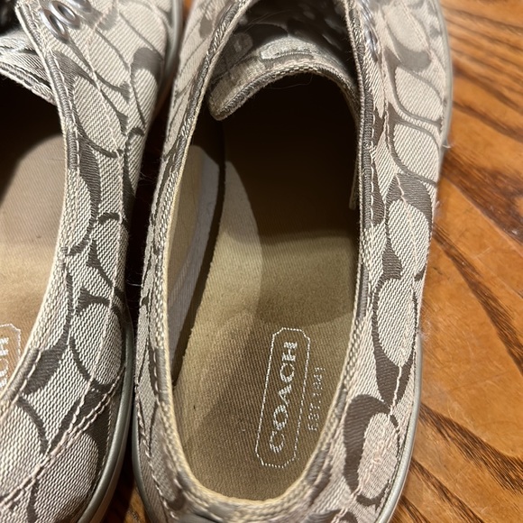 Coach Flats - Picture 4 of 7
